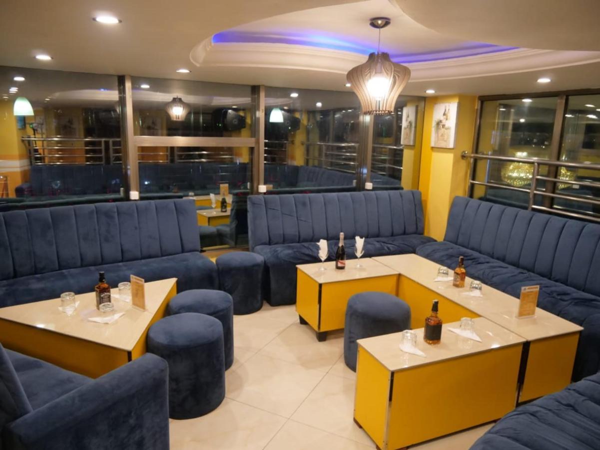 Marriot Metropolitan Hotel Ντουάλα Εξωτερικό φωτογραφία