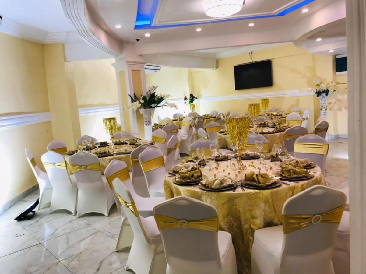Marriot Metropolitan Hotel Ντουάλα Εξωτερικό φωτογραφία