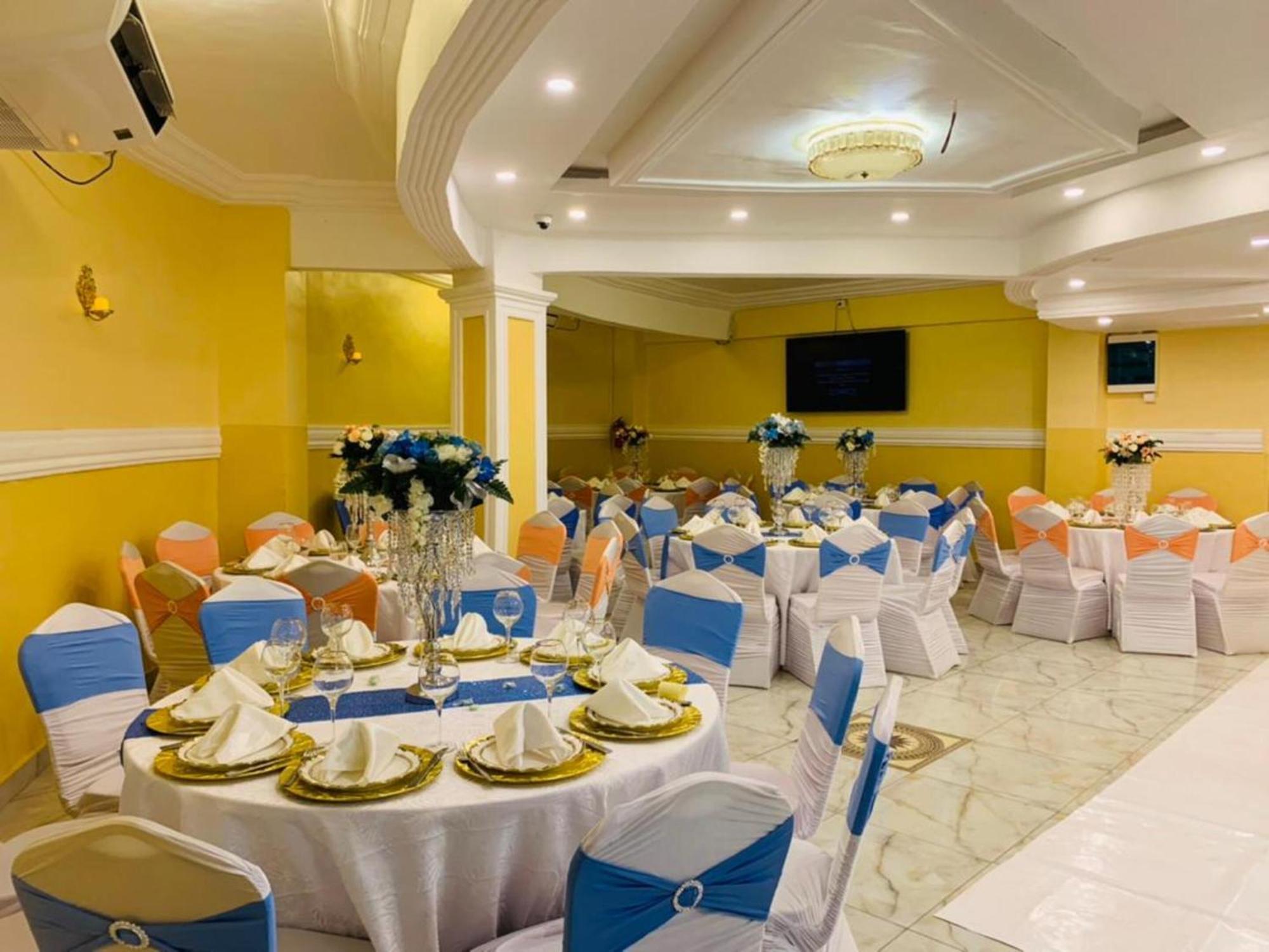 Marriot Metropolitan Hotel Ντουάλα Εξωτερικό φωτογραφία